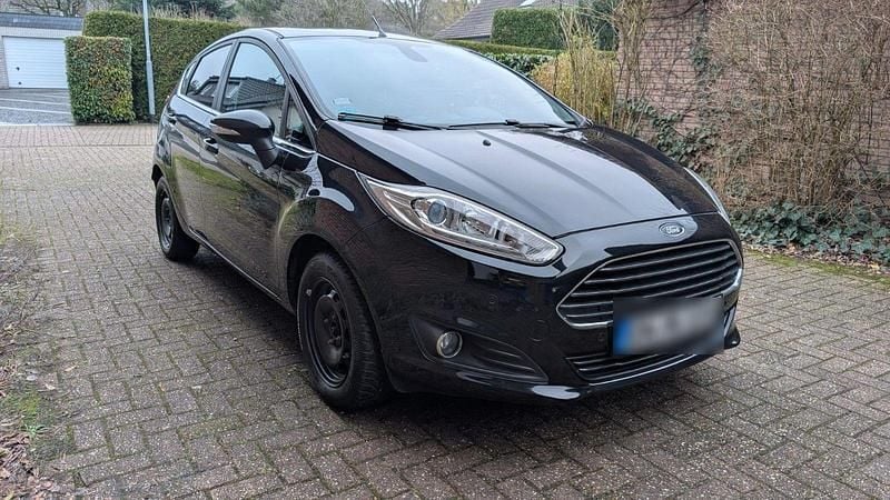 Gebraucht Ford Fiesta Titanium 101 PS (74 kW) 2015 Schwarz Kleinwagen