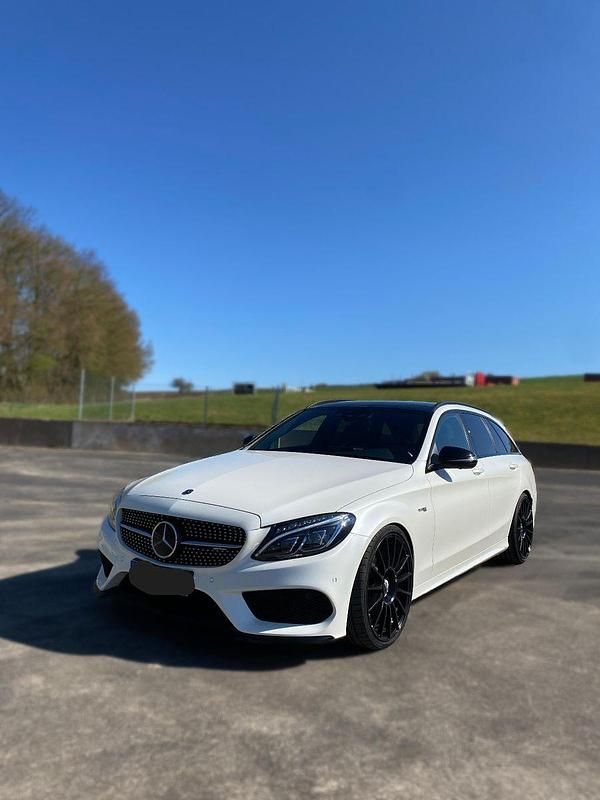 Weiß Gebraucht 2017 Mercedes C43 AMG AMG Kombi | 36.500 € (Etwas zu teuer) - Bild 1/4