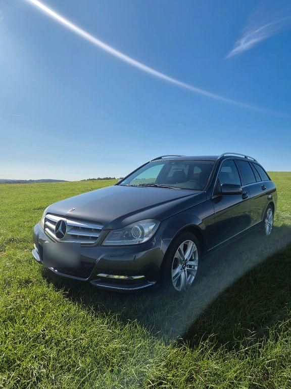 Grau Gebraucht 2014 Mercedes C220 Avantgarde Limousine | 11.400 € (Guter Preis) - Bild 1/4