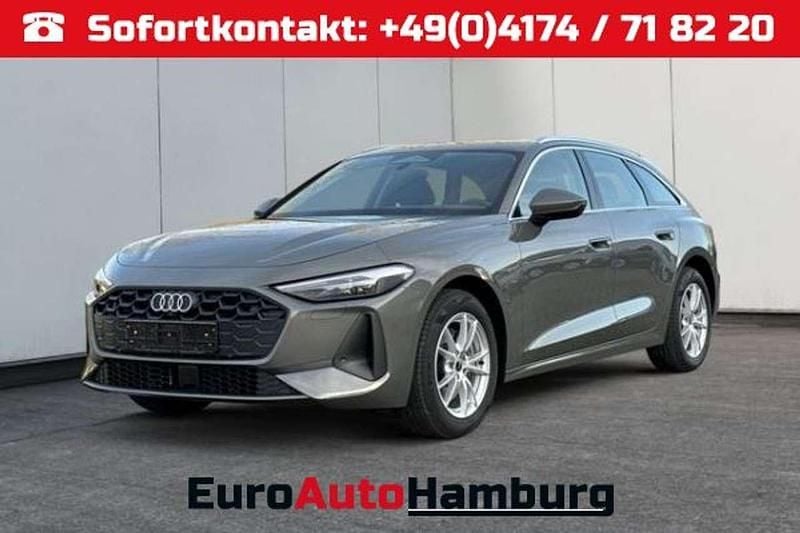 Chronosgrau metallic/grau Neu 2025 Audi A5 Kombi | 52.980 € (Superpreis) - Bild 1/4