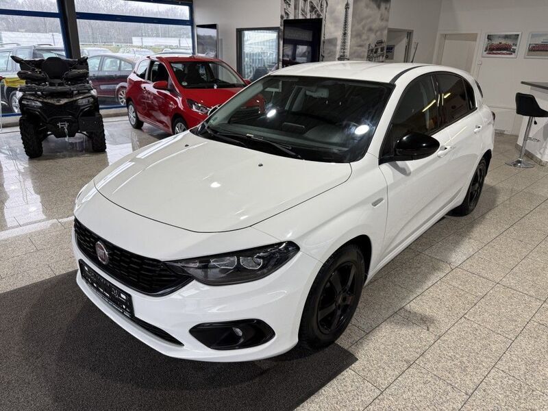 Weiß Gebraucht 2018 Fiat Tipo S Limousine | 9.820 € (Fairer Preis) - Bild 1/4