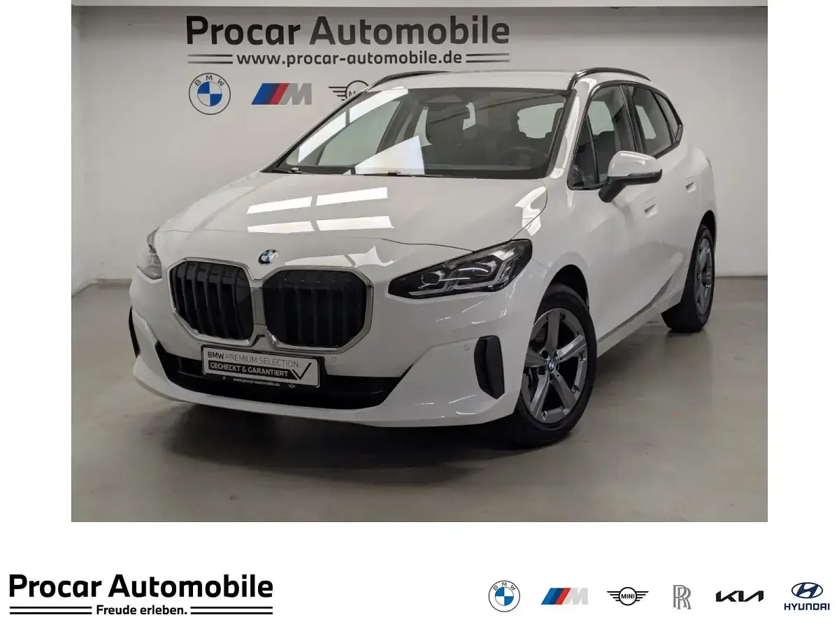 Gebraucht BMW 220 Active Tourer Luxury Line 170 PS (125 kW) 2025 Van / Kleinbus