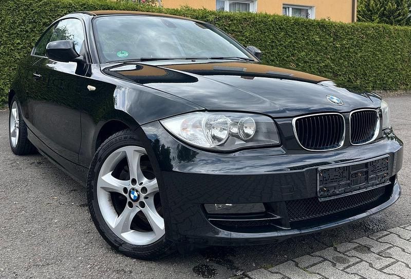 Schwarz Gebraucht 2010 BMW 118 Sport Line Kleinwagen | 5.540 € (Etwas zu teuer) - Bild 1/4