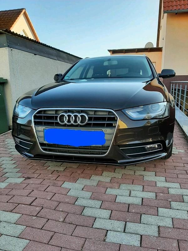 Braun Gebraucht 2013 Audi A4 Kombi | 13.300 € (Etwas zu teuer) - Bild 1/4