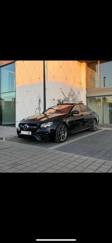 Schwarz Gebraucht 2018 Mercedes E63 AMG AMG Limousine | 69.900 € (Teuer) - Bild 1/4