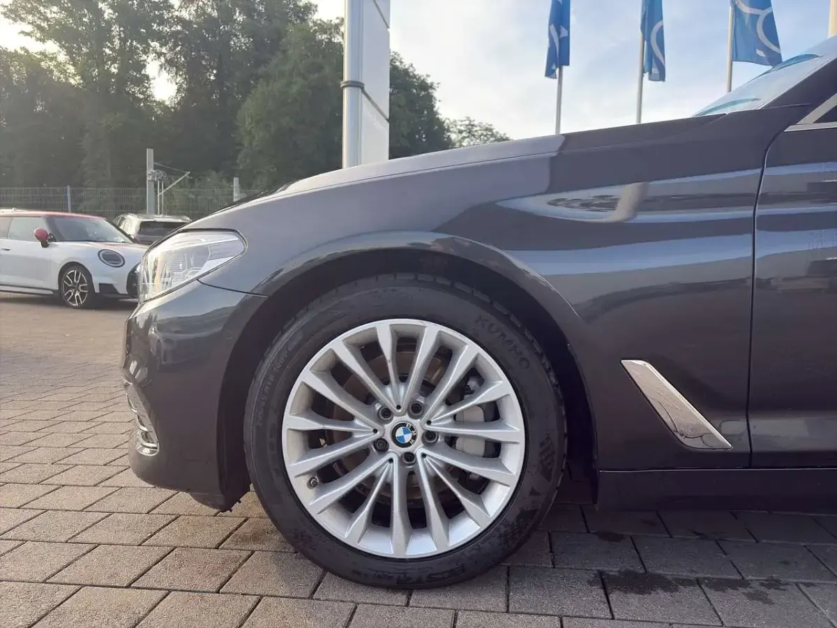 Gebraucht BMW 530 Luxury Line 265 PS (194 kW) 2020 Grau Kombi