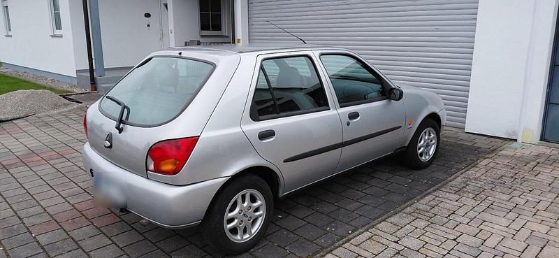 Brugt Ford Fiesta 75 HK (55 kW) 1999 Hatchback
