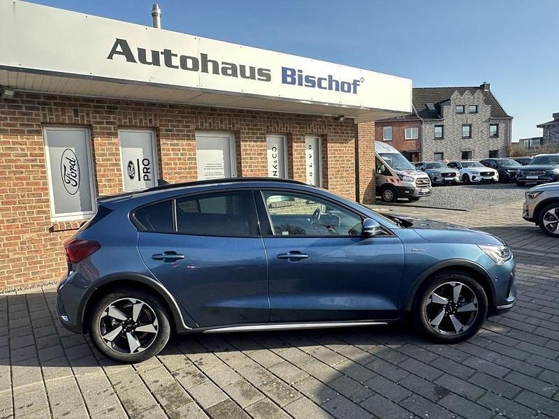 Gebraucht Ford Focus Active 155 PS (114 kW) 2024 Blau Limousine