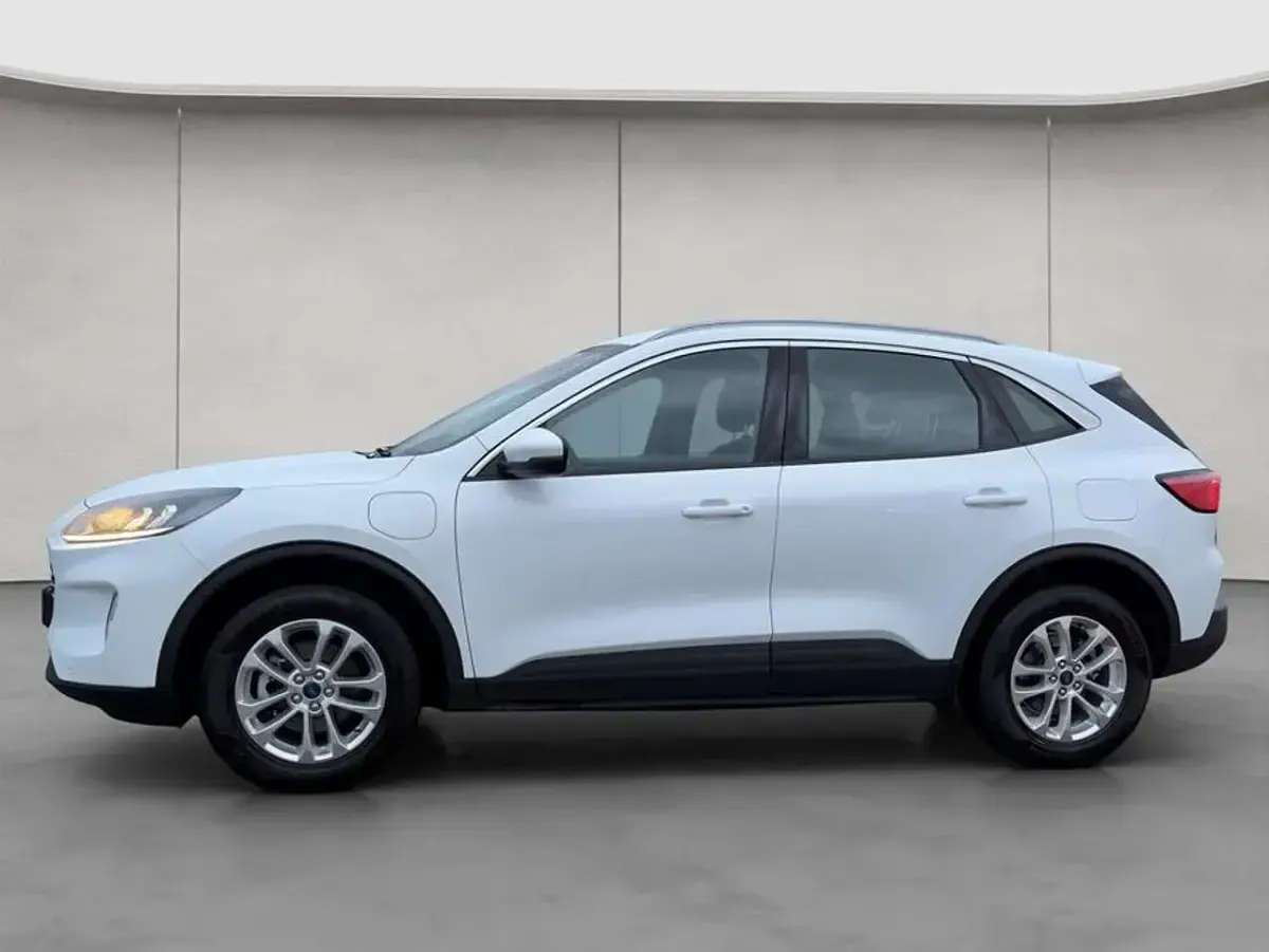 Gebraucht Ford Kuga Titanium 224 PS (164 kW) 2022 Frozen white SUV