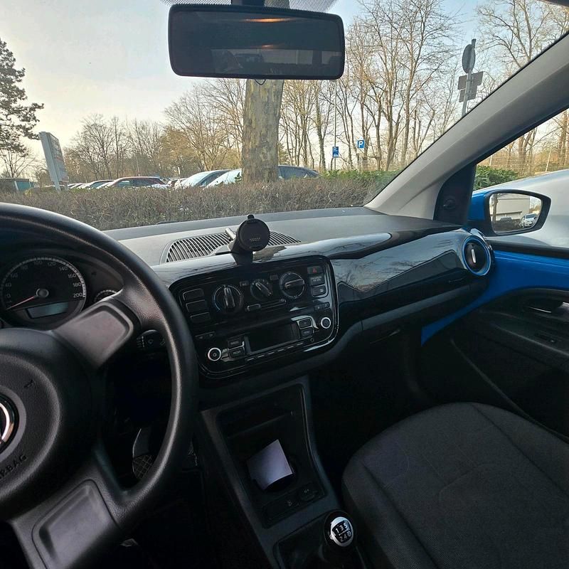 Usata VW up! 80 CV (58 kW) 2014 Blu Utilitaria