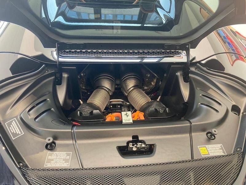 Gebraucht Ferrari 296 829 PS (609 kW) 2024 Blau Cabrio