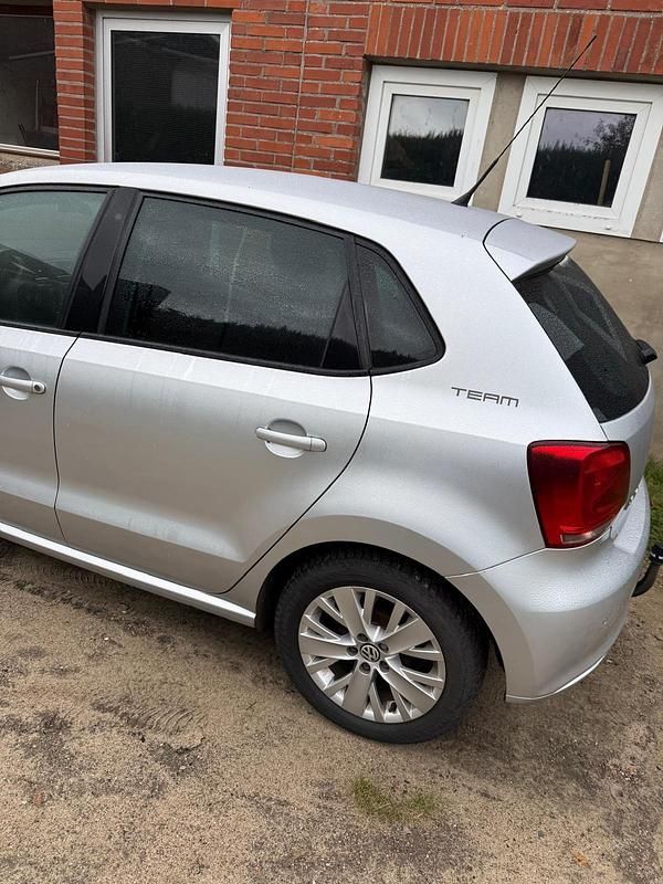 Gebraucht VW Polo 60 PS (44 kW) 2010 Silber Kleinwagen