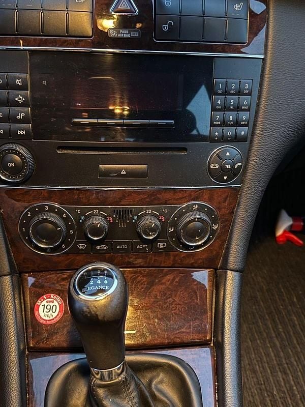 Beige Gebraucht 2004 Mercedes C180 Classic Kombi | 2.800 € (Guter Preis) - Bild 1/4