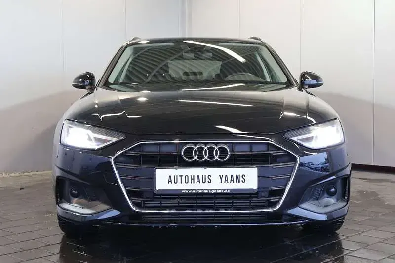 Gebraucht Audi A4 150 PS (110 kW) 2022 Schwarz Kombi
