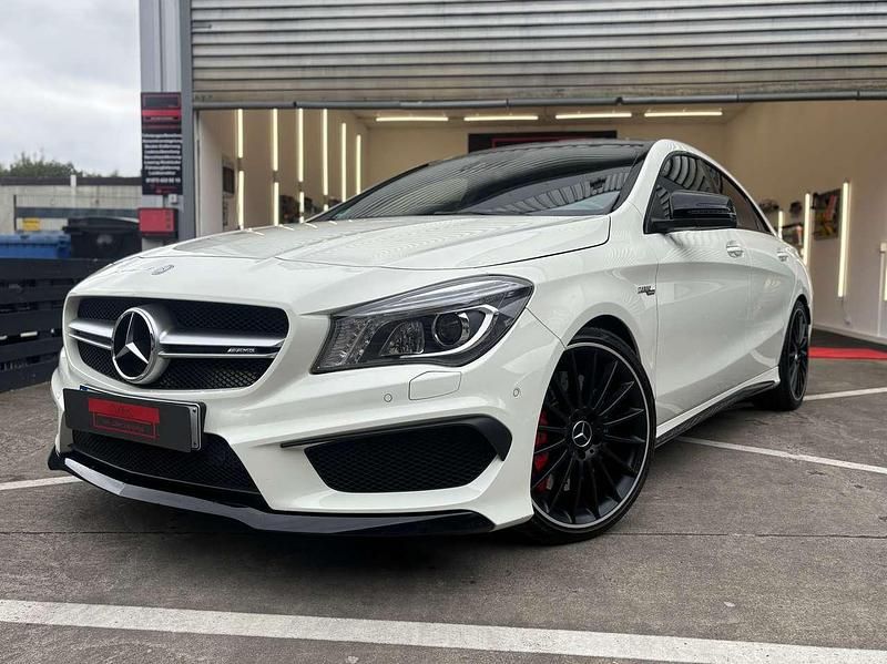Weiß Gebraucht 2016 Mercedes CLA45 AMG AMG Coupé | 32.999 € (Etwas zu teuer) - Bild 1/4