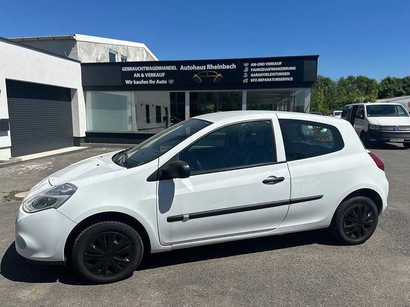 Gebraucht Renault Clio III Expression 75 PS (55 kW) 2010 Weiß Kleinwagen