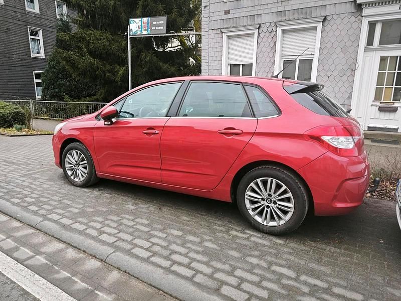 Gebraucht Citroën C4 120 PS (88 kW) 2010 Rot Limousine