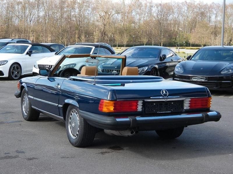 Gebraucht Mercedes 560 227 PS (166 kW) 1985 Blau Cabrio