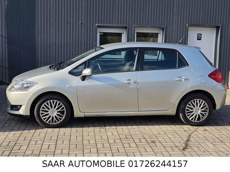 Gebraucht Toyota Auris Sol 124 PS (91 kW) 2007 Silber Kleinwagen