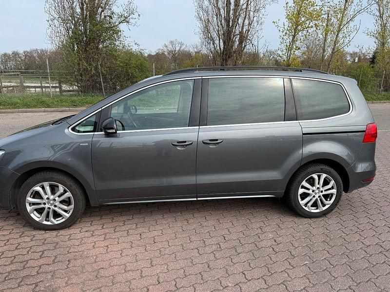 Gebraucht VW Sharan Match 140 PS (102 kW) 2013 Grau Van / Kleinbus