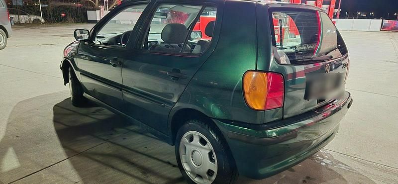 Gebraucht VW Polo 60 PS (44 kW) 1998 Grün Kleinwagen