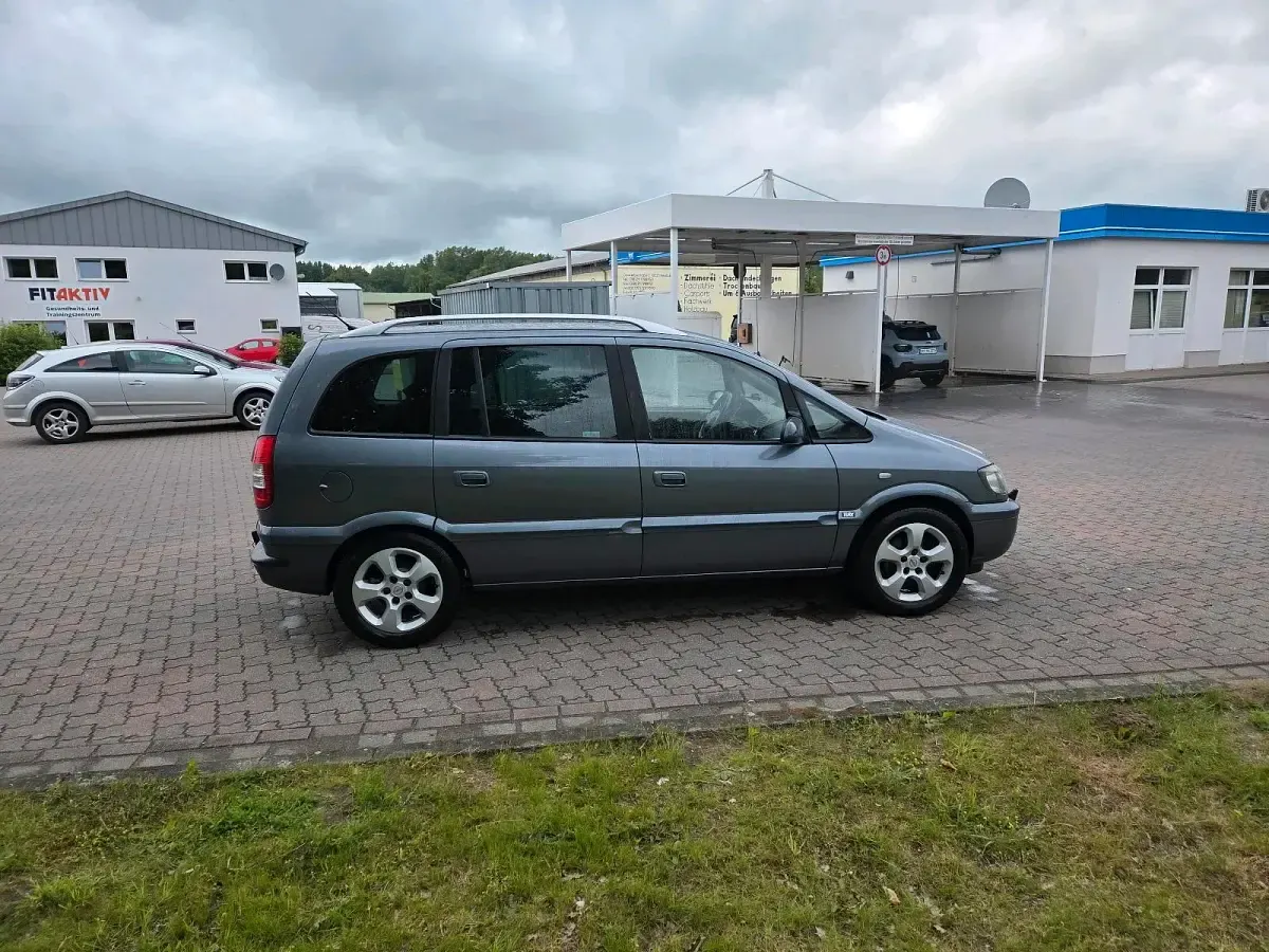 Gebraucht Opel Zafira 125 PS (91 kW) 2005 Grau Van / Kleinbus