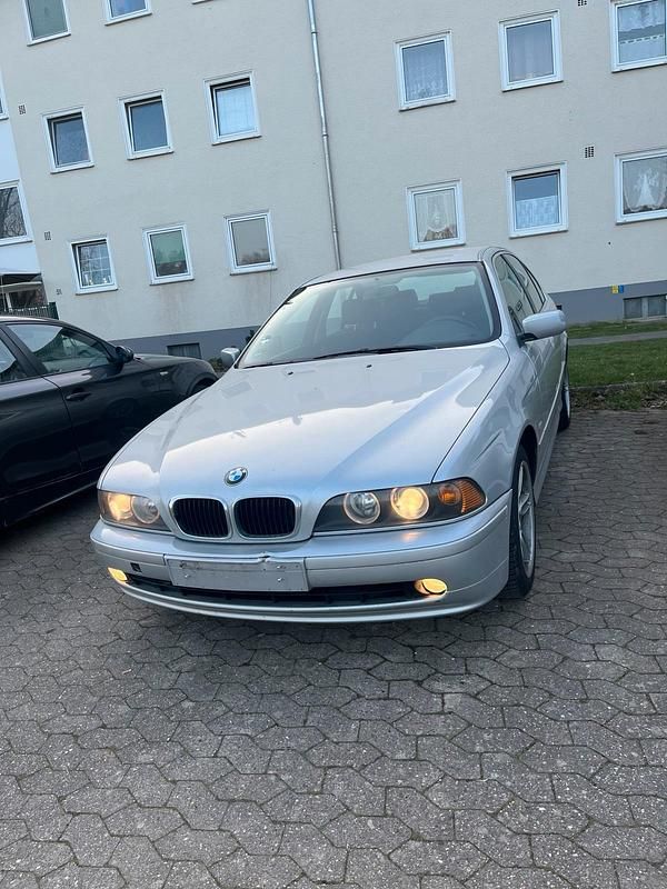 Gebraucht BMW 520 170 PS (125 kW) 2001 Silber Limousine