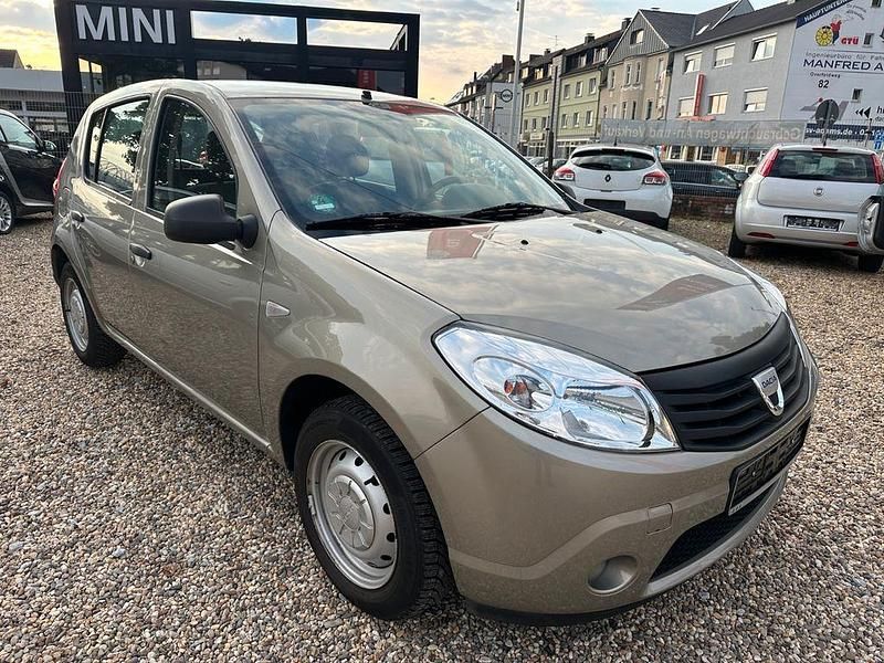 Basaltgrau Gebraucht 2009 Dacia Sandero Basis Kleinwagen | 3.450 € (Etwas zu teuer) - Bild 1/4