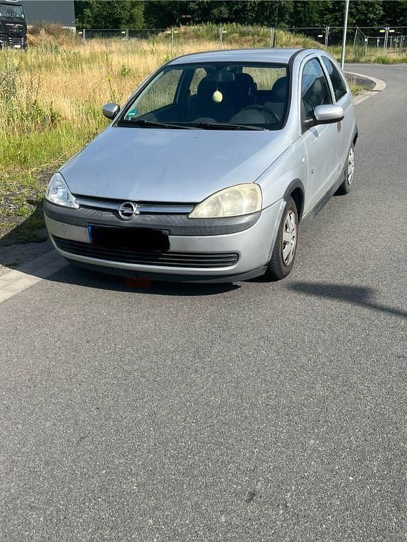 Grau Gebraucht 2003 Opel Corsa Njoy Limousine | 600 € (Guter Preis) - Bild 1/4