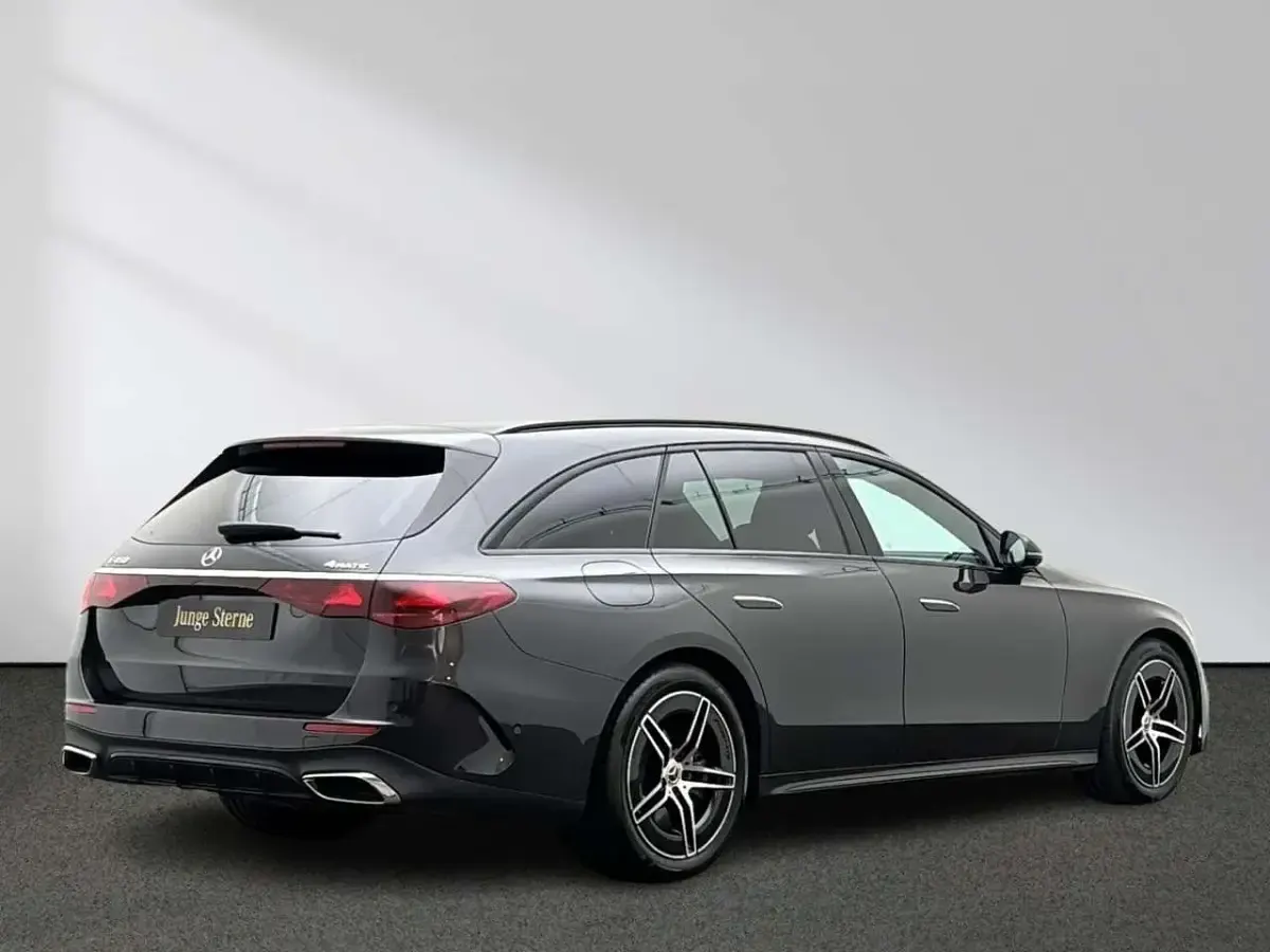Gebraucht Mercedes E450 AMG line 381 PS (280 kW) 2024 Grau Limousine