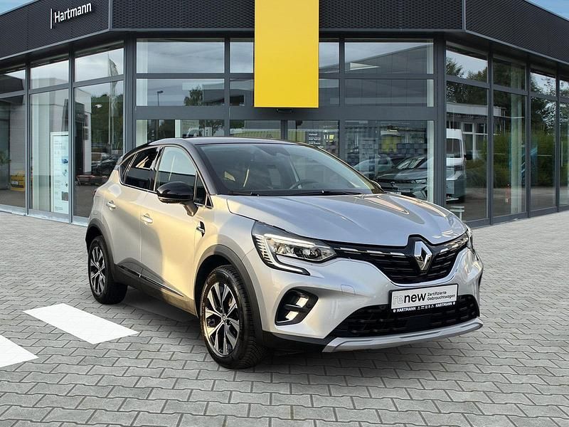 Gebraucht Renault Captur Komfort 91 PS (66 kW) 2023 Highlandgrau und blackpearlschwarz (grau) SUV