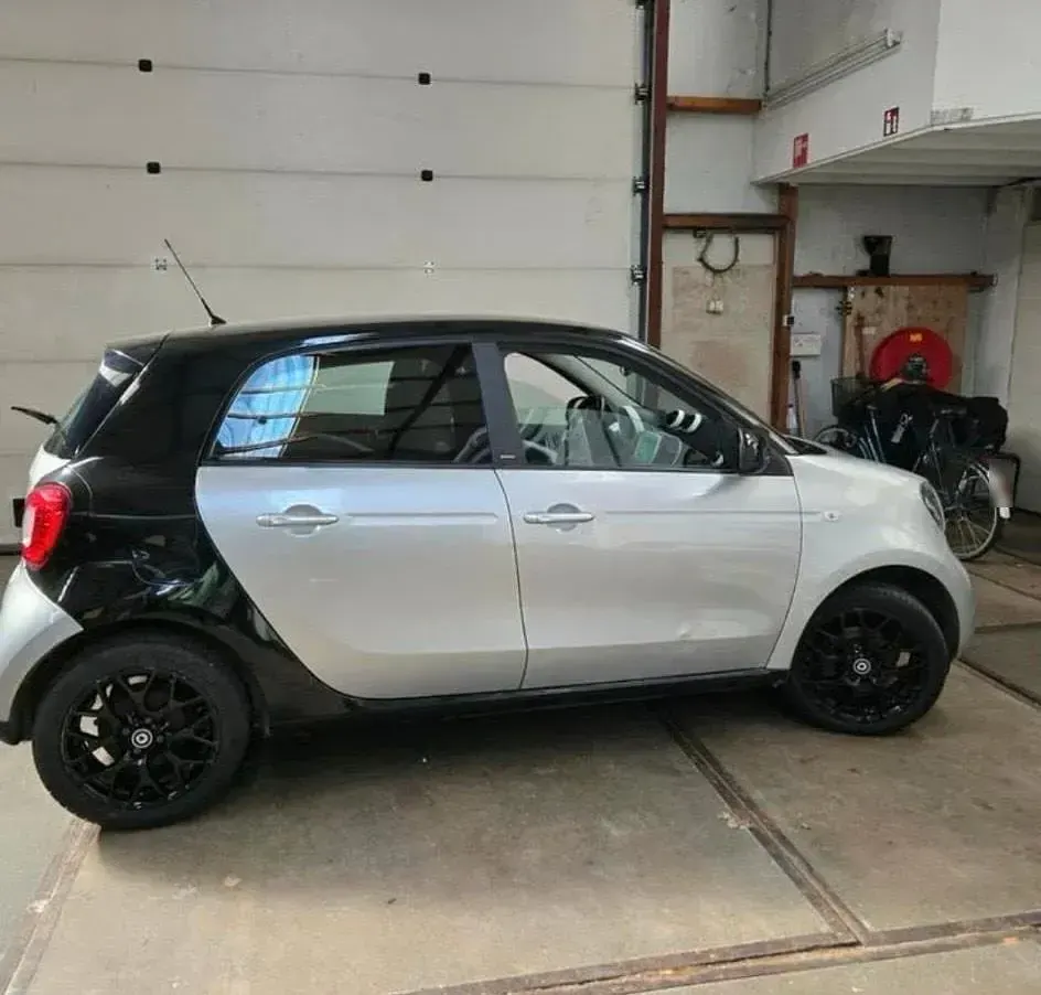 Gebraucht Smart ForFour Passion 70 PS (51 kW) 2015 Silber Kleinwagen