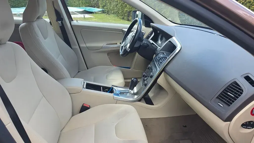 Gebraucht Volvo XC60 Momentum 163 PS (119 kW) 2011 Braun SUV