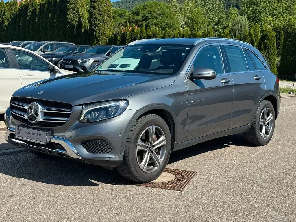 Używany Mercedes GLC250 211 KM (155 kW) 2017 Szary SUV