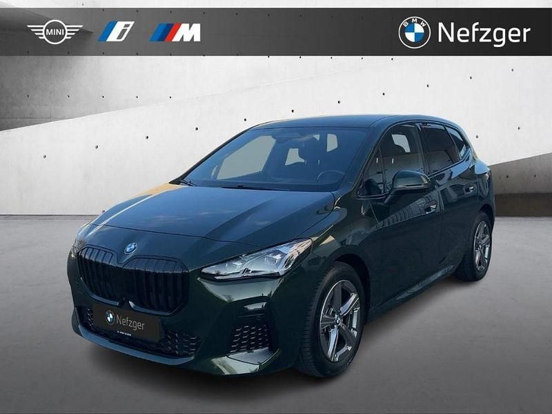 Gruen Gebraucht 2022 BMW 223 Active Tourer M Sport Van / Kleinbus | 32.400 € (Fairer Preis) - Bild 1/4