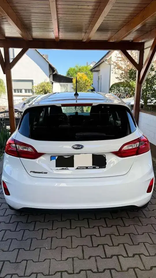 Gebraucht Ford Fiesta S 101 PS (74 kW) 2018 Weiß Kleinwagen