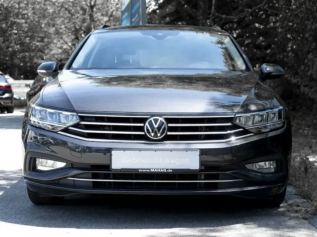 Gebraucht VW Passat Business 150 PS (110 kW) 2021 Grau Kombi