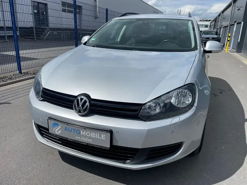 Gebraucht VW Golf VI 105 PS (77 kW) 2012 Silber Kleinwagen