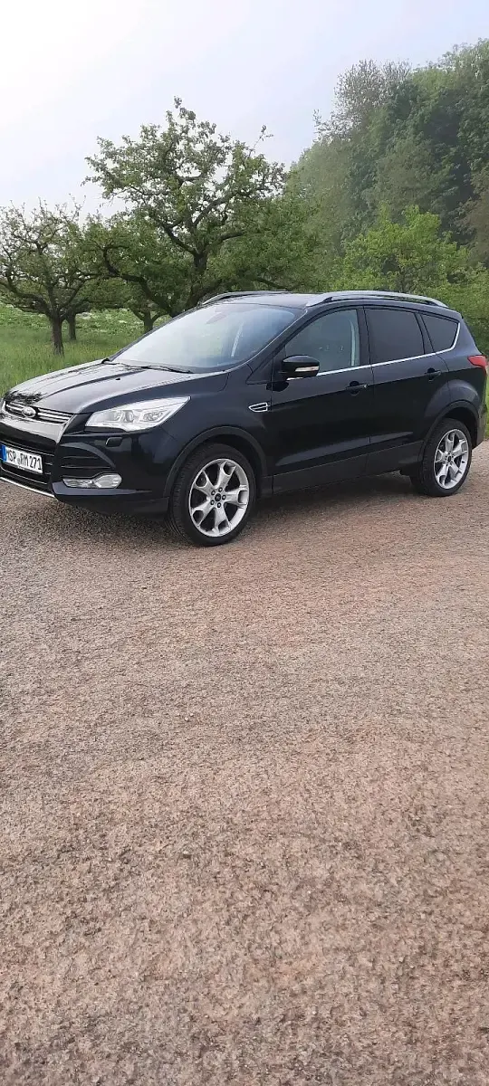 Gebraucht Ford Kuga Titanium 163 PS (119 kW) 2014 Schwarz SUV