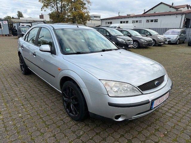 Silber Gebraucht 2001 Ford Mondeo Trend Limousine | 2.499 € (Etwas zu teuer) - Bild 1/4