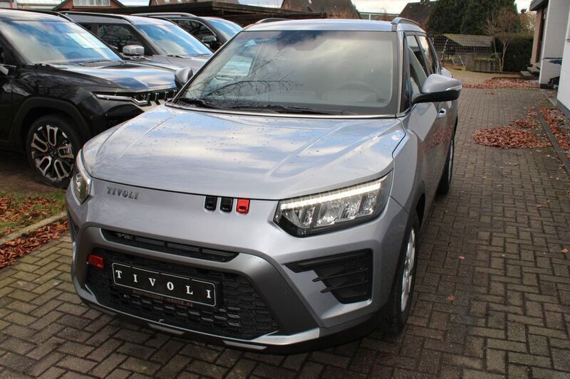 Grau Gebraucht 2024 Ssangyong Tivoli Quartz SUV | 19.995 € (Guter Preis) - Bild 1/4