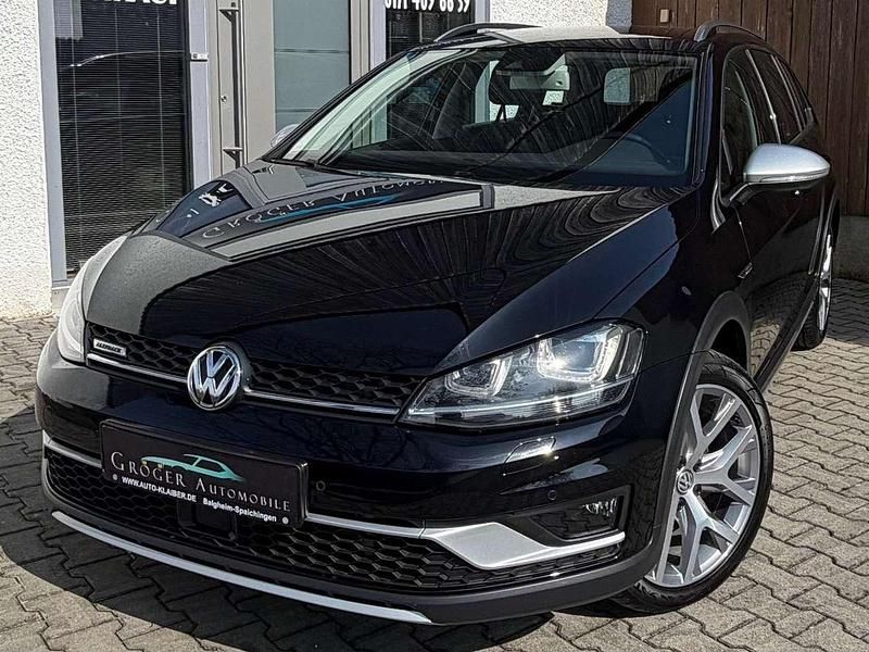 Gebraucht VW Golf VII Basis 179 PS (131 kW) 2016 Deep black perleffekt Kombi