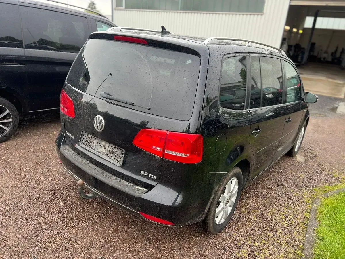 Gebraucht VW Touran Match 140 PS (102 kW) 2012 Schwarz Van / Kleinbus