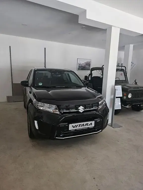 Gebraucht Suzuki Vitara Comfort 129 PS (94 kW) 2025 Schwarz SUV