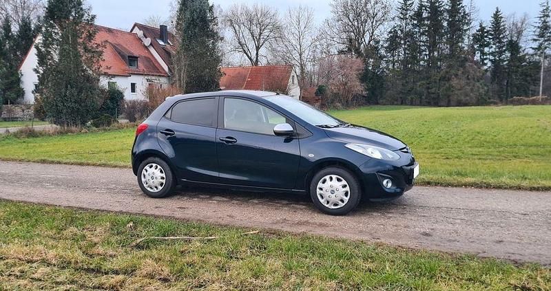 Blau Gebraucht 2014 Mazda 2 Sendo Limousine | 4.990 € (Guter Preis) - Bild 1/4