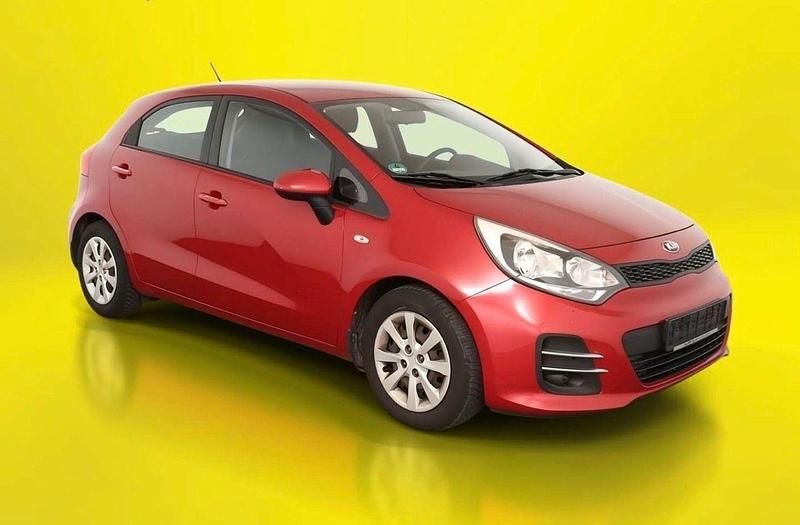 Gebraucht Kia Rio Attract 86 PS (63 kW) 2015 Rot Kleinwagen
