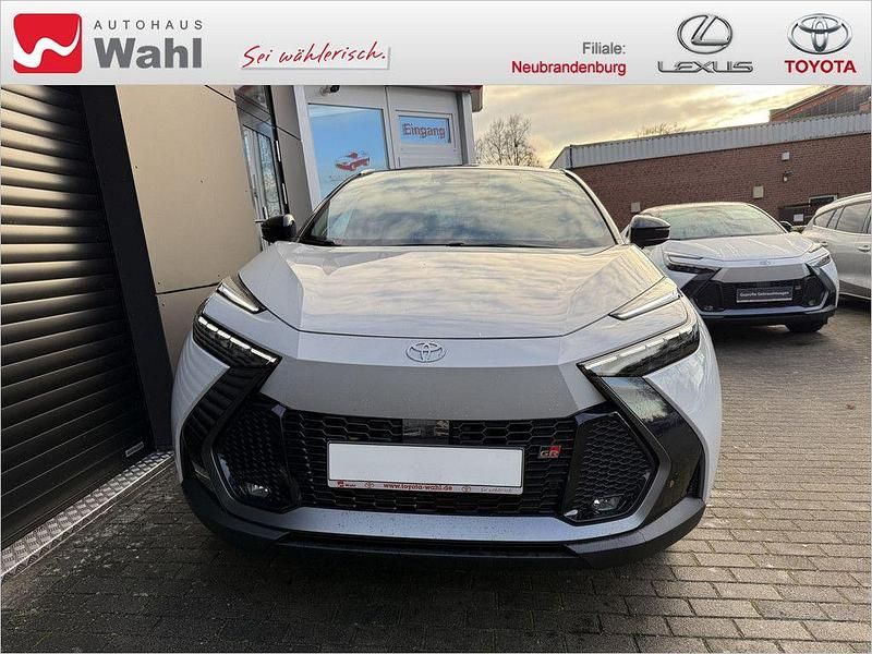 Neu Toyota C-HR Sport 152 PS (111 kW) 2025 Grau SUV