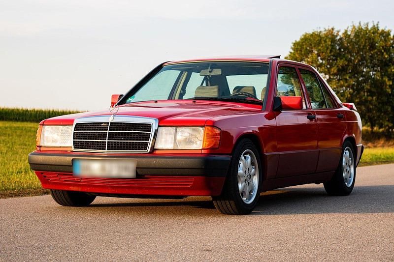 Gebraucht Mercedes 190 122 PS (89 kW) 1991 Rot Limousine