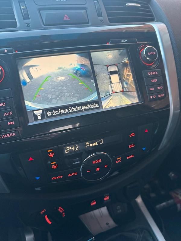 Gebraucht Nissan Navara 163 PS (119 kW) 2016 Schwarz Pickup