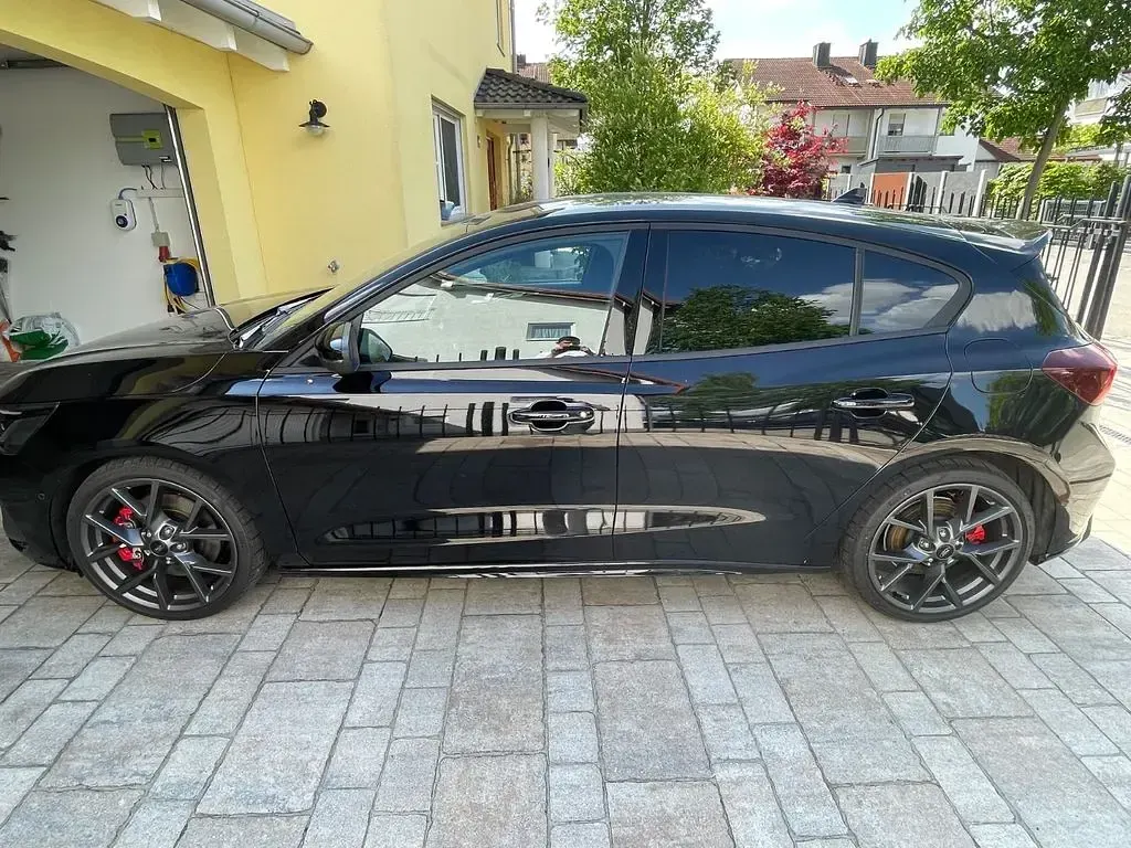 Begagnad Ford Focus ST 280 HK (205 kW) 2025 Svart Sedan